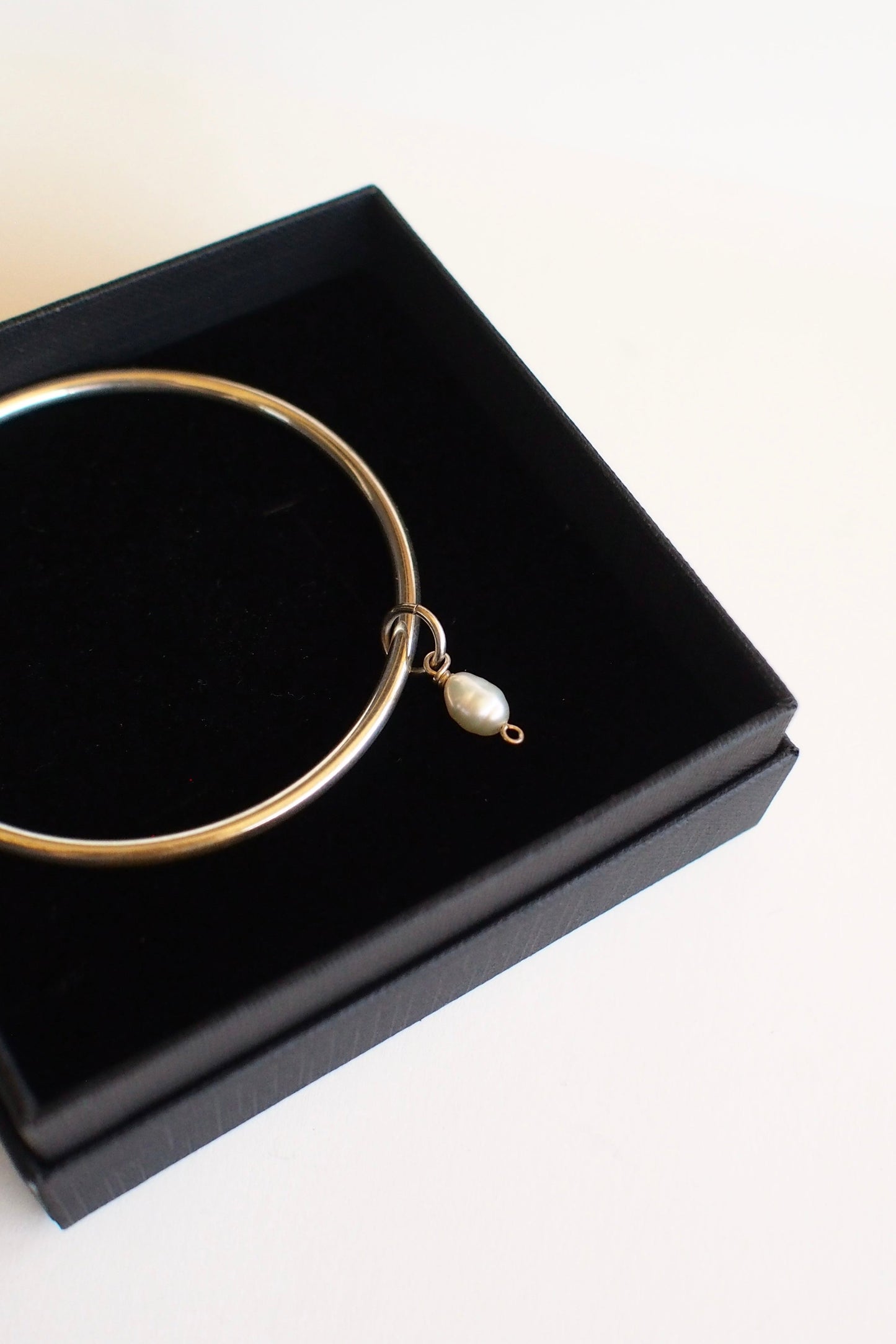 Classic Freshwater Pearl Bangle