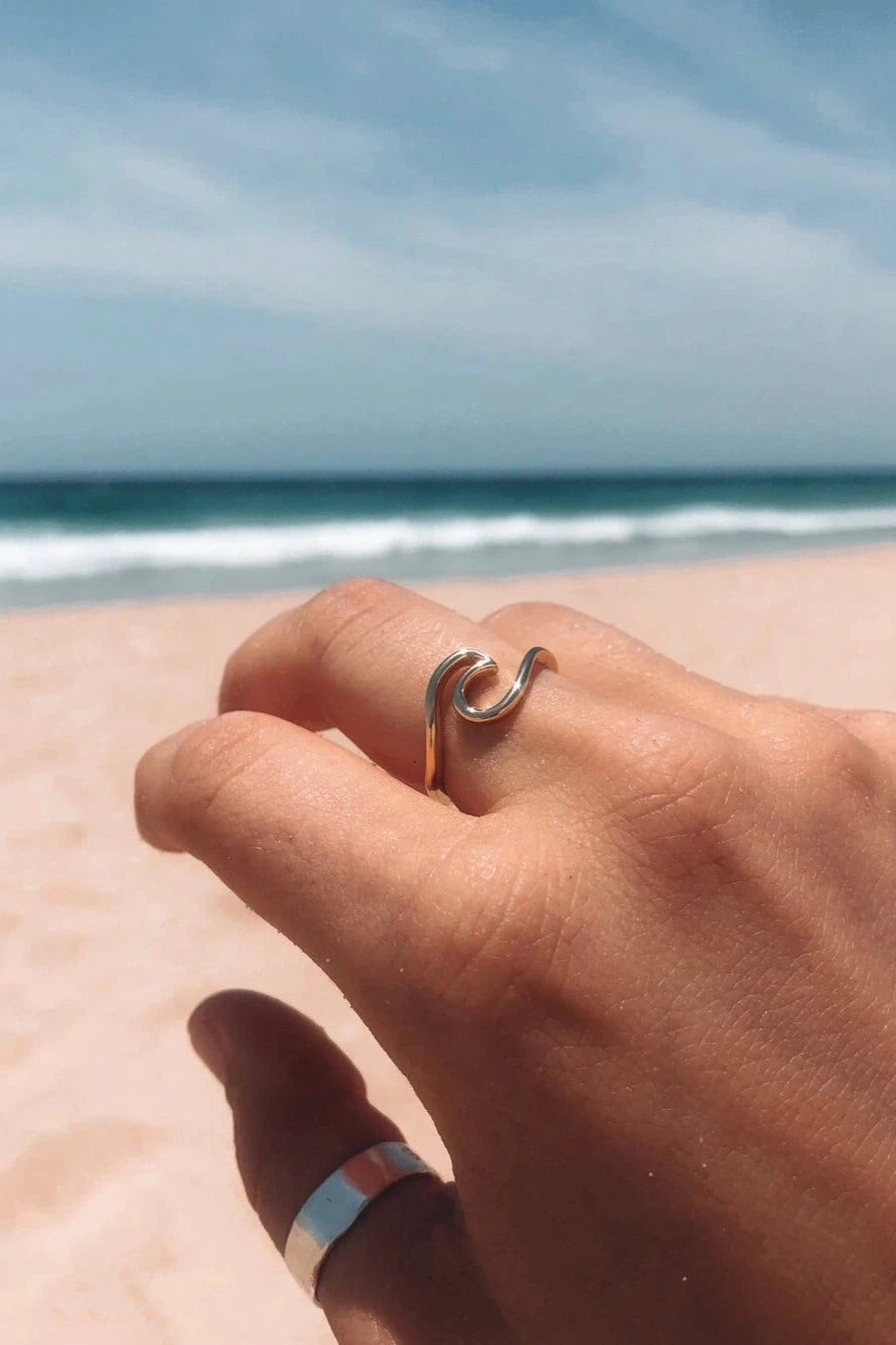 Classic Wave Ring