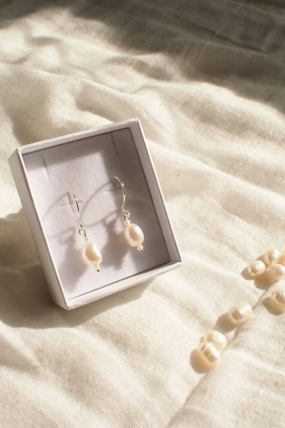 Poppy Freshwater Pearl Earrings